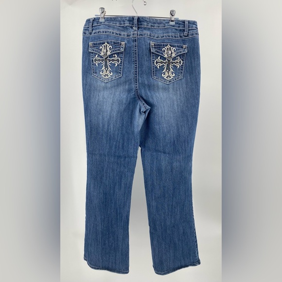 Cato women’s‎ jeans, decorative back pockets, size 16 - Picture 4 of 9